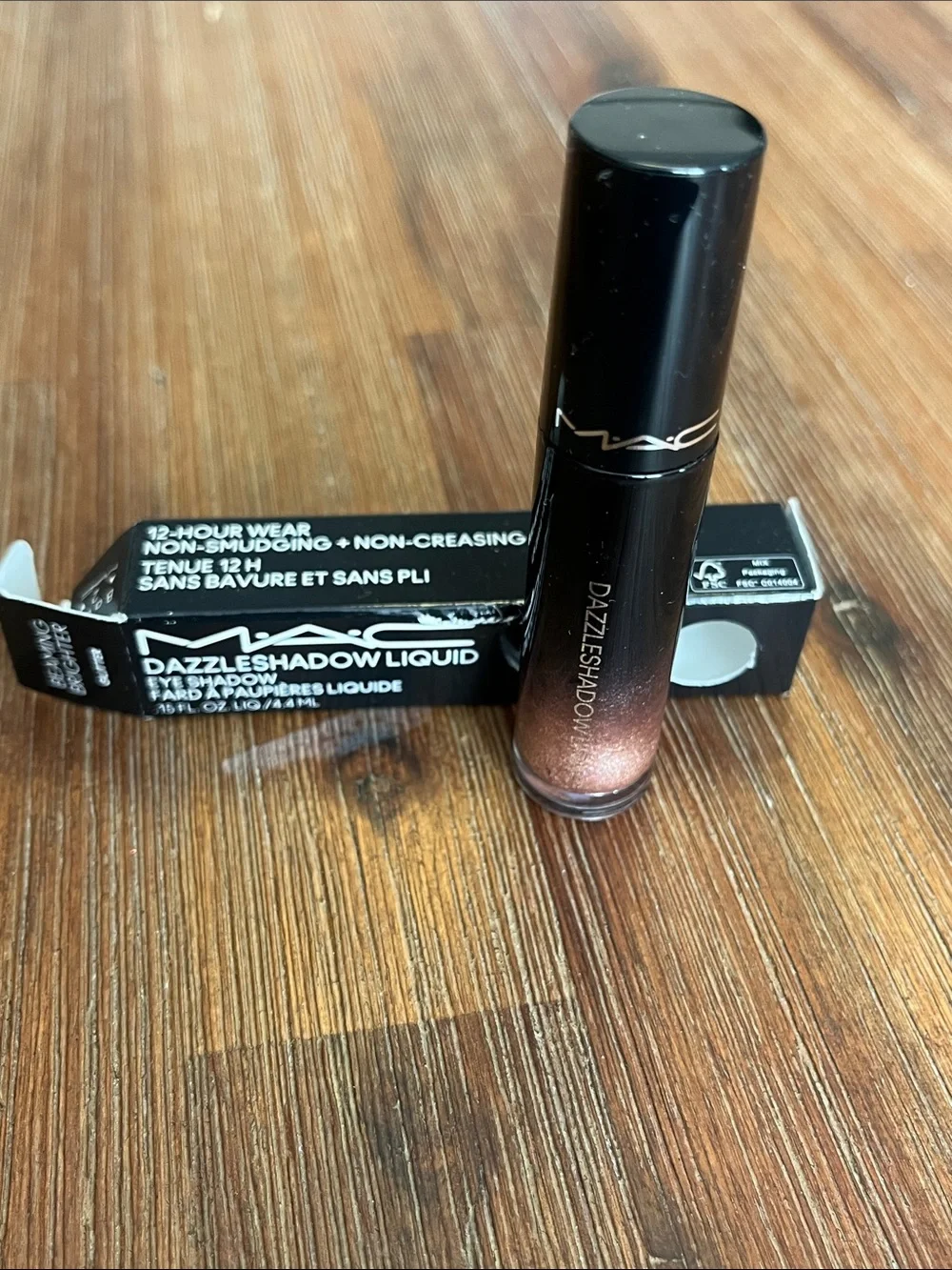 MAC Cosmetics Dazzleshadow Liquid in Beaming Brightly